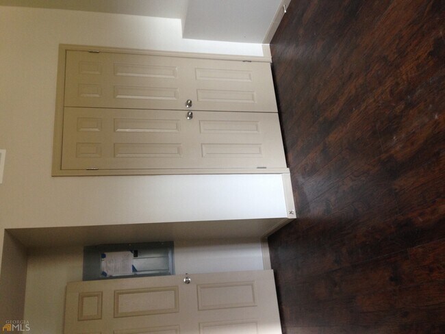 Building Photo - 5730 Hedge Brook Dr