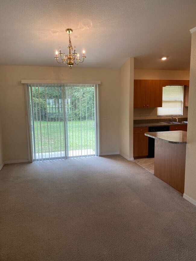 Building Photo - Marion Oaks South
