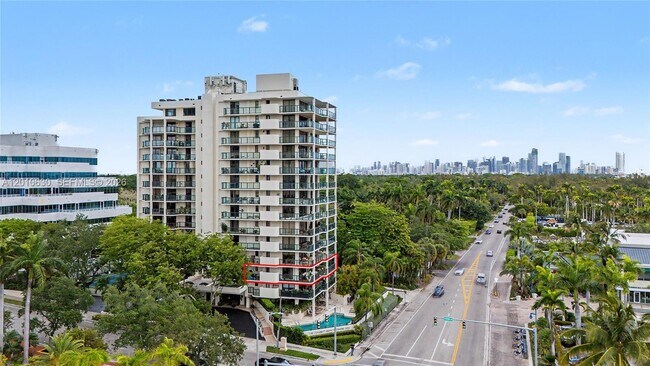 Building Photo - 2575 S Bayshore Dr