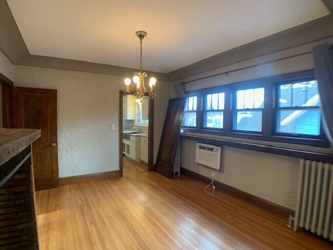 Foto del edificio - 3535-3537 Harriet Ave