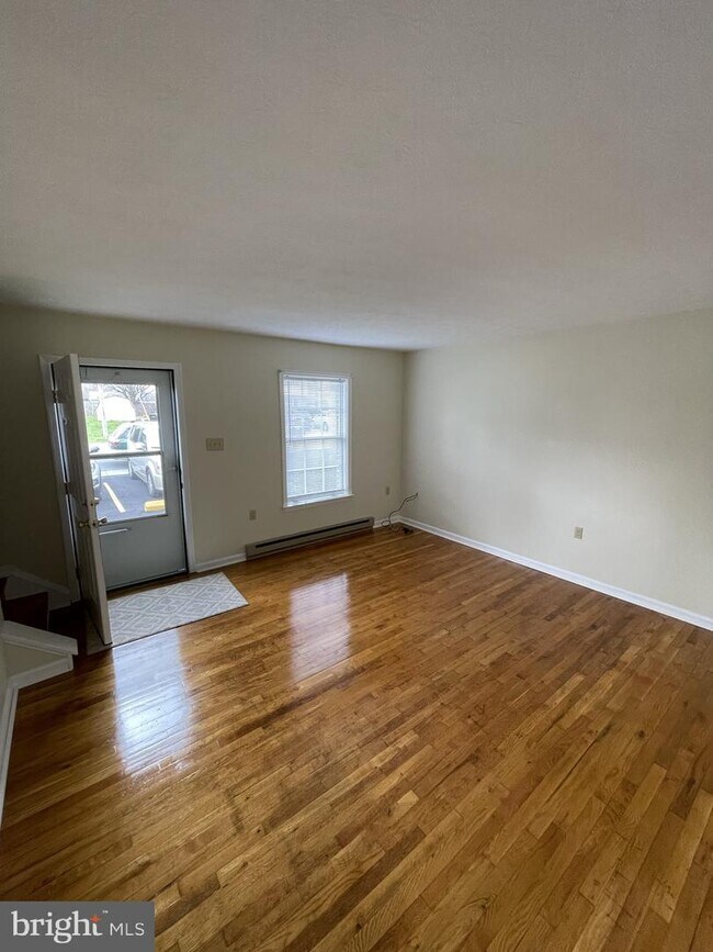 Building Photo - 2908 Packer St