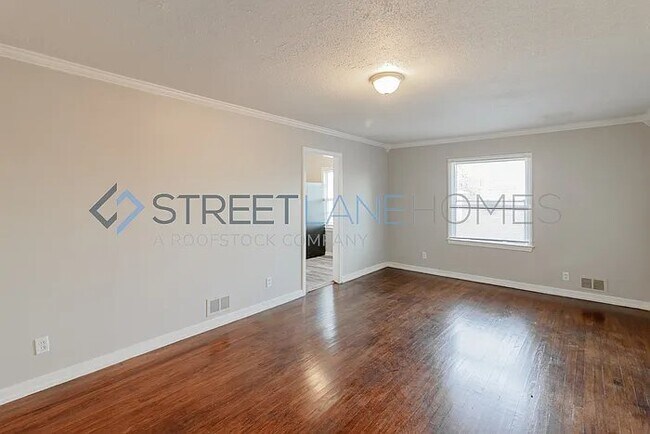 Foto del edificio - 1636 5th Ave W