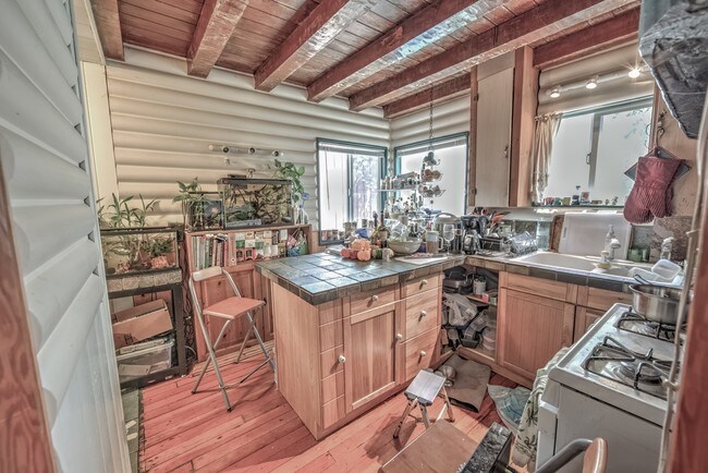 Foto del edificio - 2111 Byron St