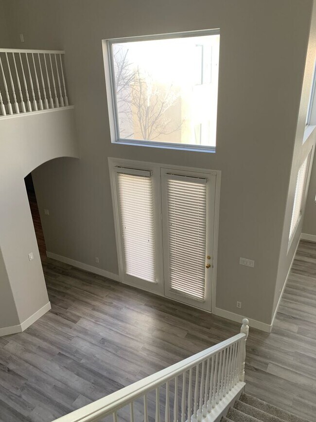 Foto del edificio - Beautiful Remodeled 2 Story Home in Seven ...