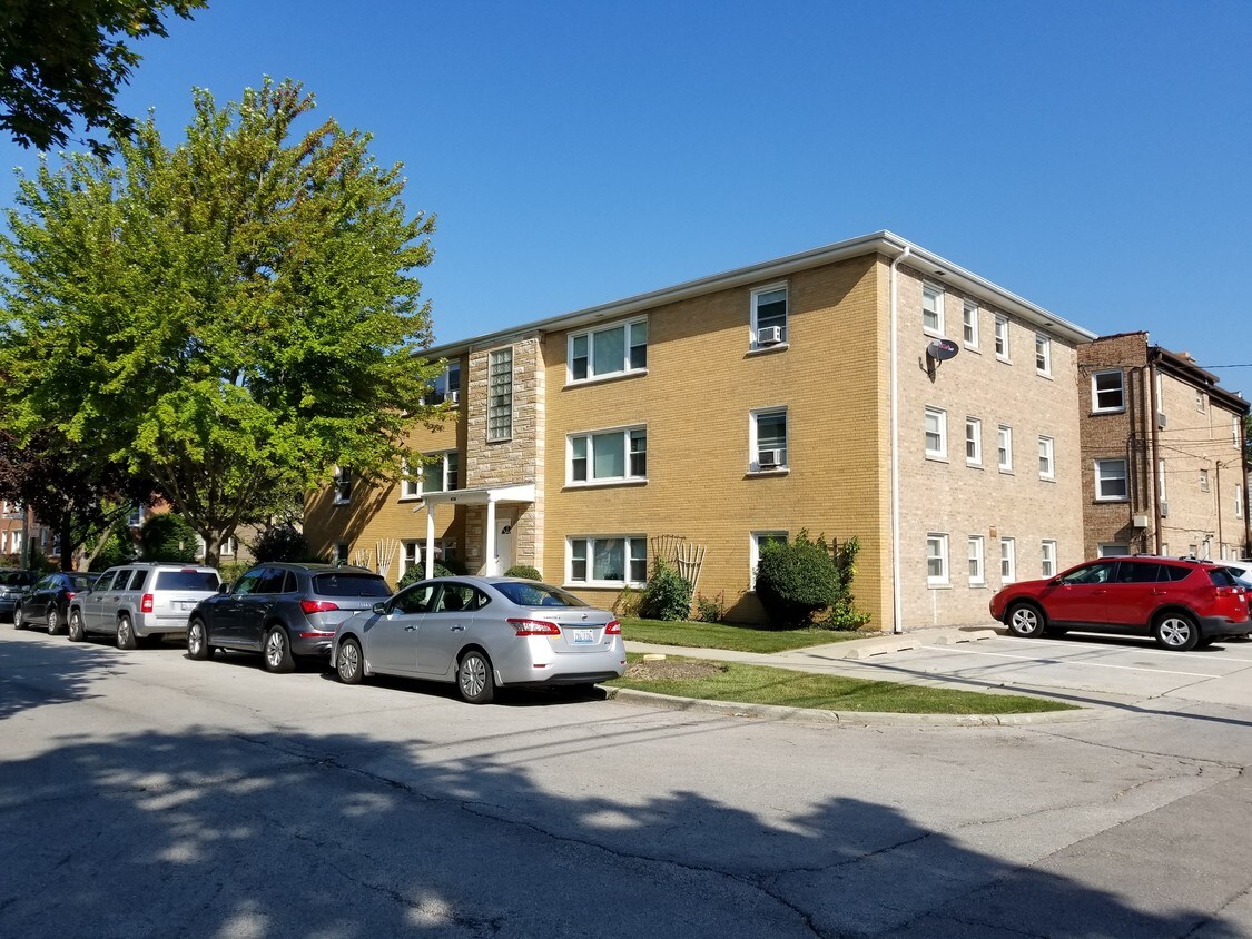 Foto principal - 4720 Madison St