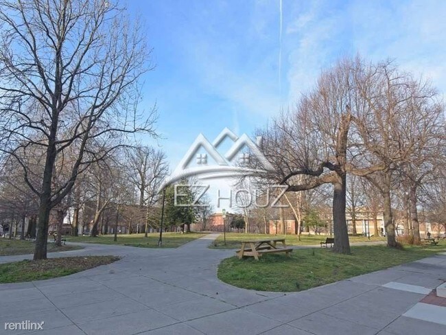 Foto del edificio - 1 br, 1 bath Apartment - 205 N Carey St,4