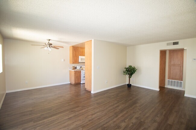 Foto del edificio - Gold Coast Apartments *First Month Free*