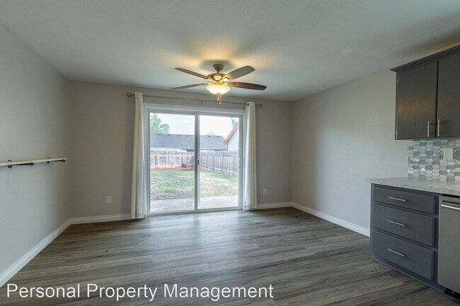 Building Photo - 3 br, 2 bath House - 13906 NE 52nd Street