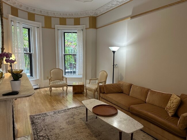 Building Photo - 36 Upton St