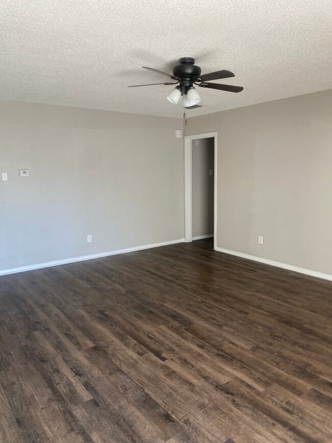 Building Photo - 2804 Cibola Dr