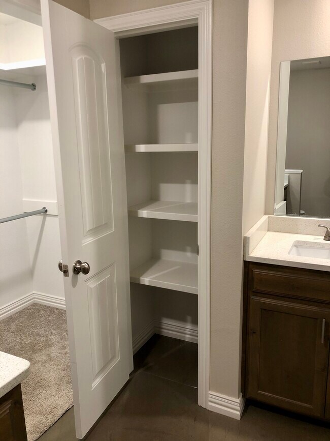 Foto del edificio - 410 E China St