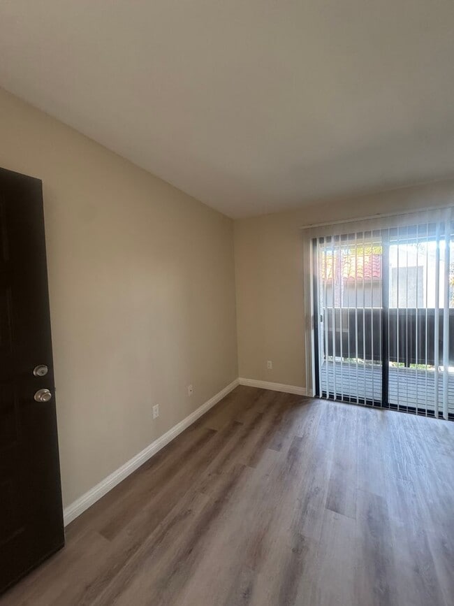 Interior Photo - The Avenue at San Marcos