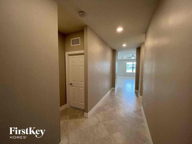 Building Photo - 2535 Marton Oak Blvd
