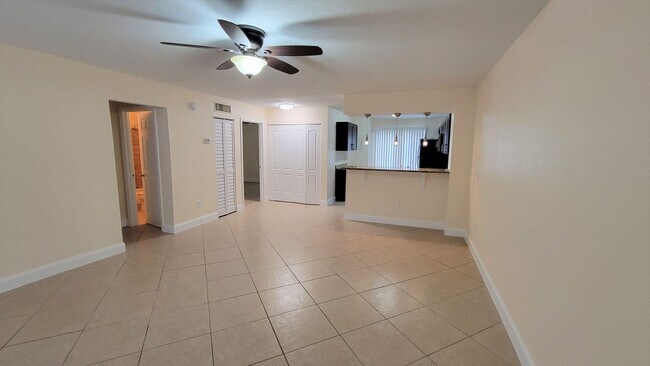 Foto del edificio - WINTER PARK: Goldenrod Condo - Ground Floo...