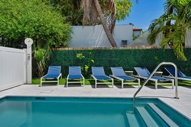 Foto del edificio - 1555 Bay Rd