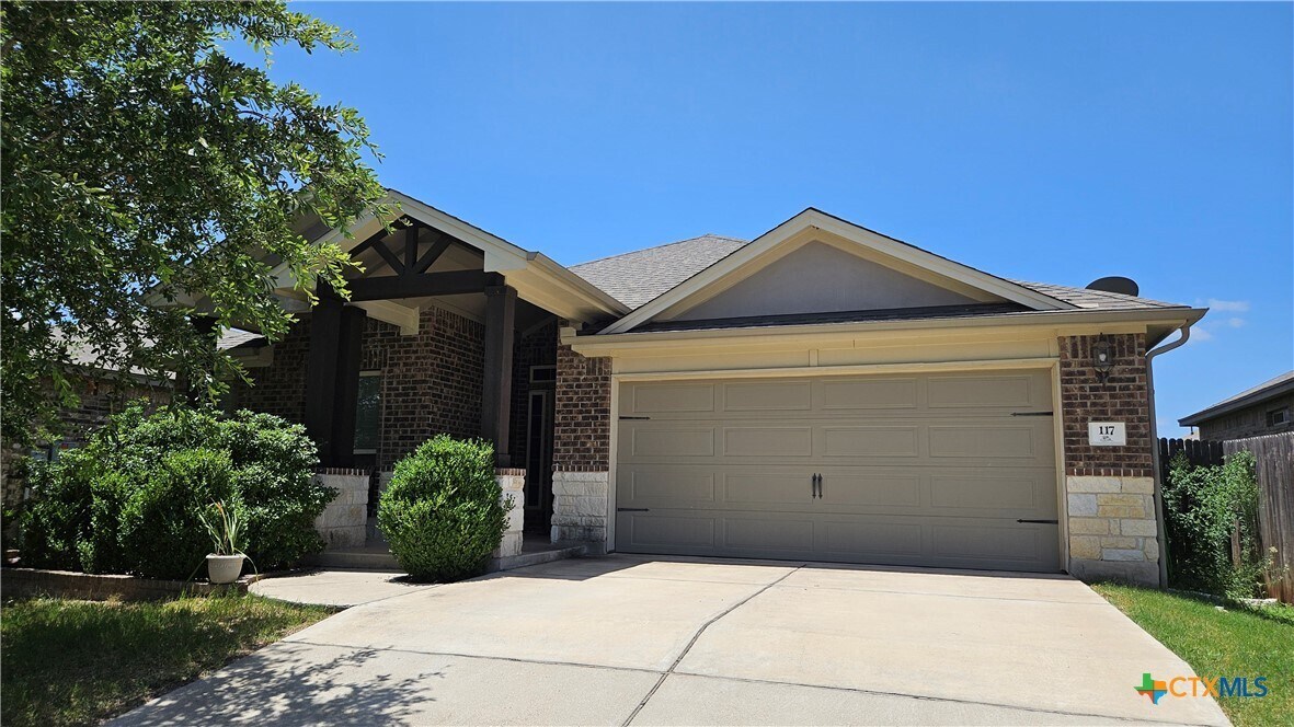 Primary Photo - 117 Sawtooth Dr