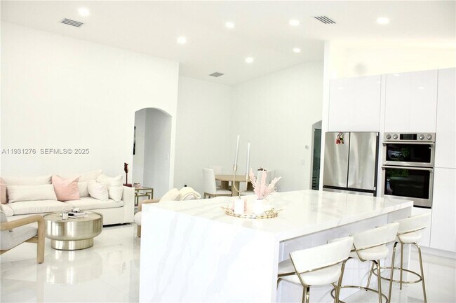 Foto del edificio - 16056 SW 66th Terrace