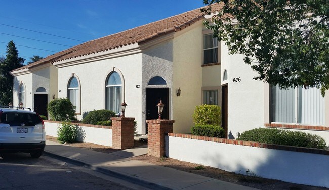 Foto del edificio - Drew Street Town Homes