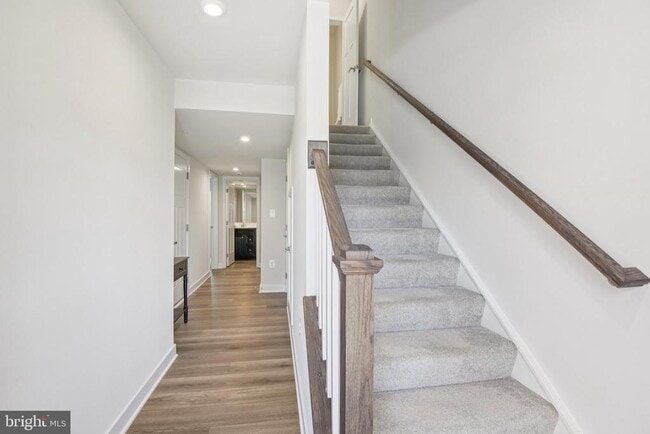 Building Photo - 133 Woodgate Cir