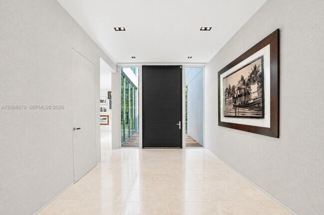 Foto del edificio - 1011 W 48th St