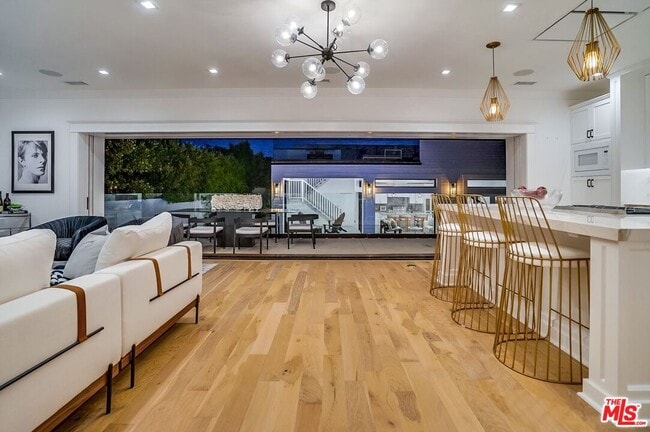 Building Photo - 1524 N Sierra Bonita Ave