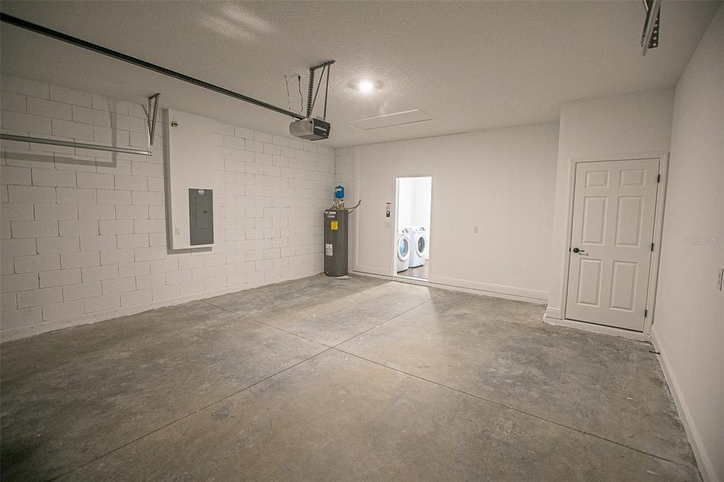 Building Photo - 6319 NE 118Th Lp