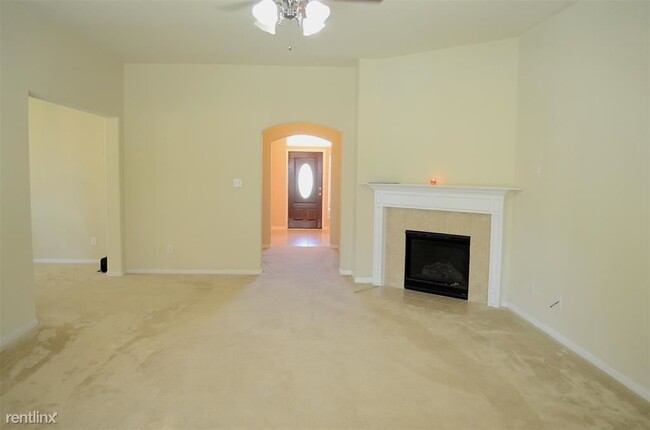 Building Photo - 4 br, 2 bath House - 20804 Natural Way