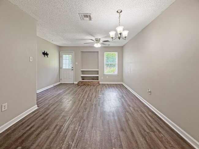 Building Photo - 9648 El Scott Ave