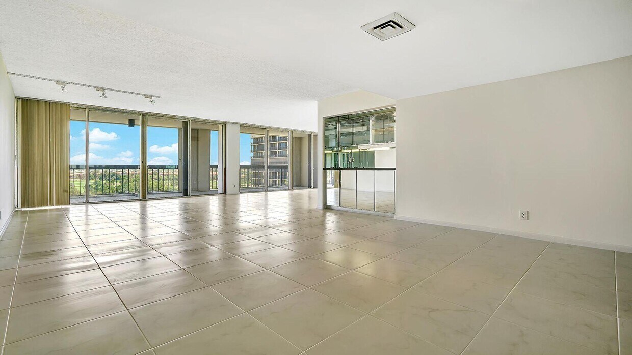 2425 Presidential Way Unit 804, West Palm Beach, FL 33401 Condo for