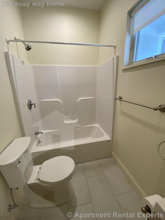 Building Photo - 379 Harvard St