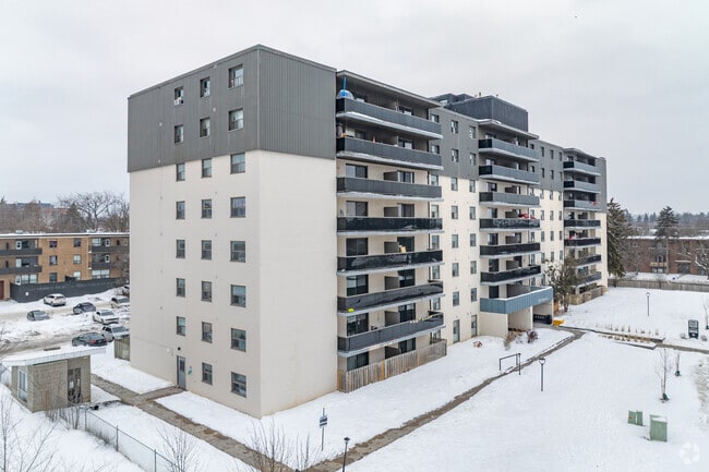 Building Photo - 836 Talwood Dr