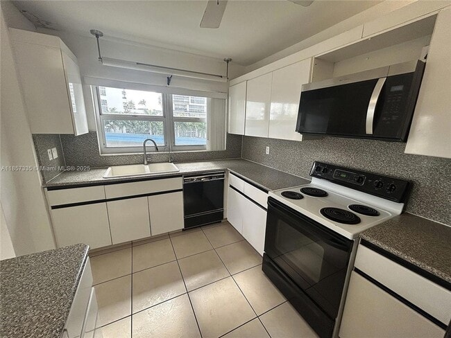 Photo - 1825 S Ocean Dr Apartment