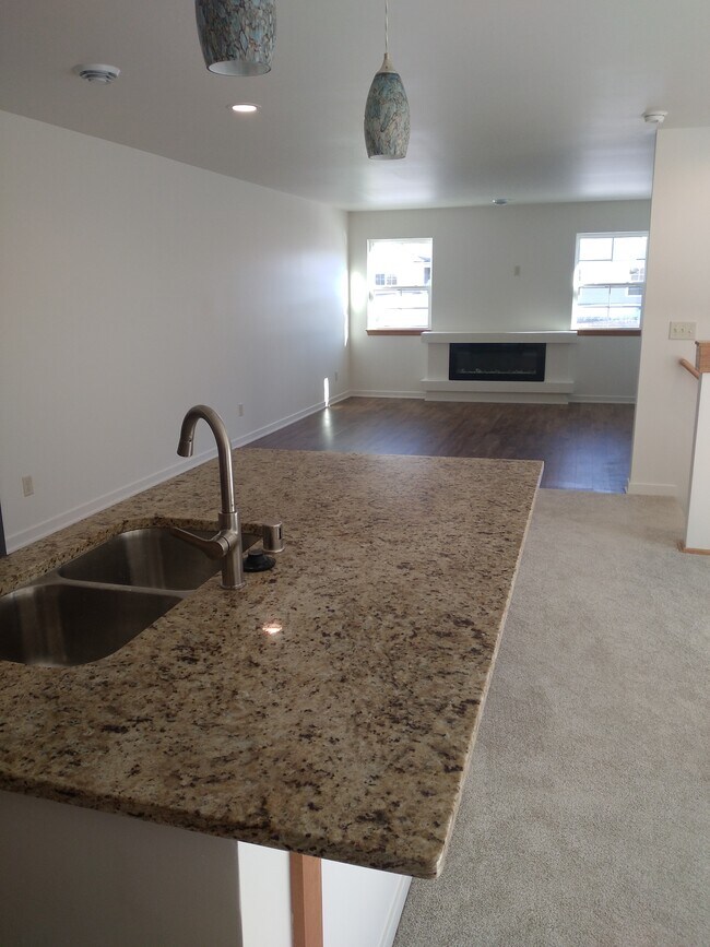 Foto del edificio - 2749 Hidden Dr