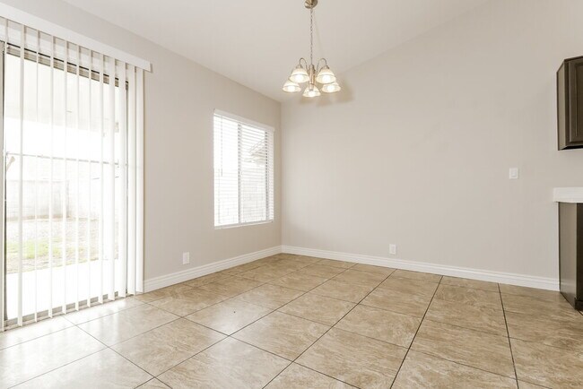 Foto del edificio - 10235 W Medlock Dr