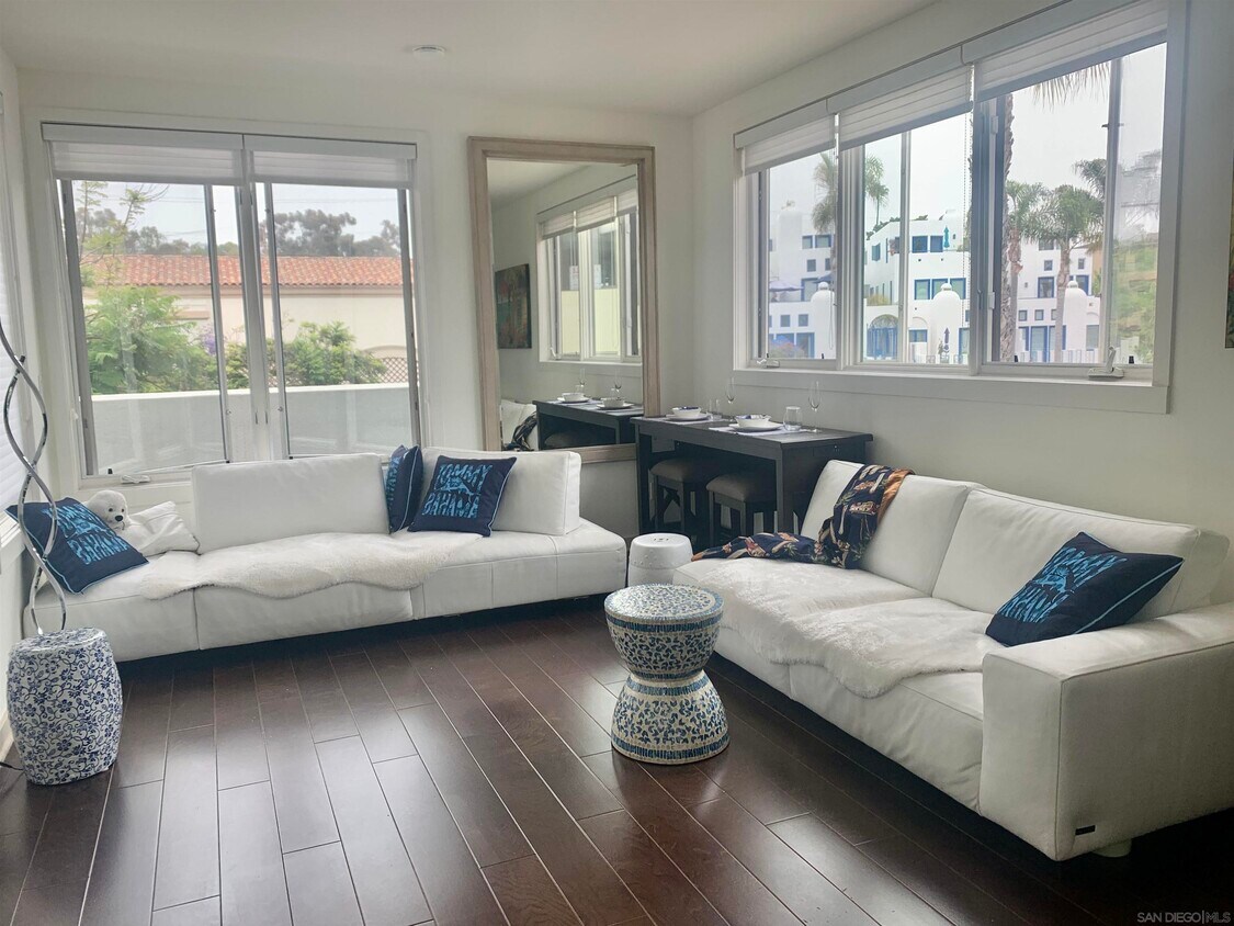 Foto principal - 5490 La Jolla Blvd