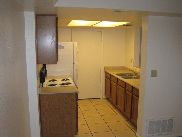 Foto del edificio - 4420 E Wood St