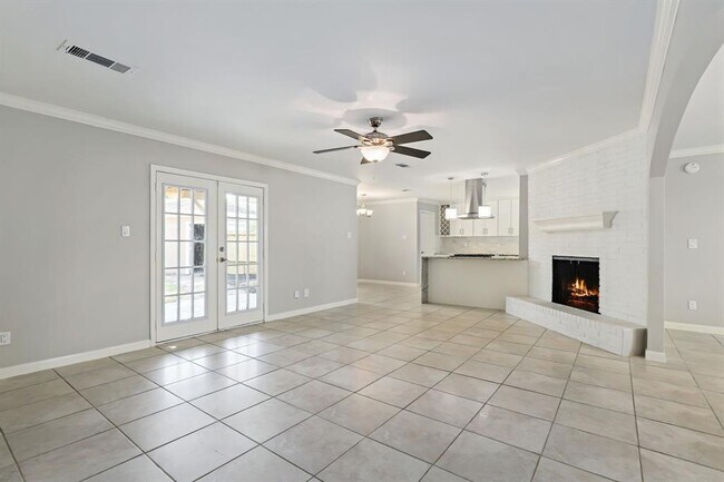 Foto del edificio - 6107 Dumfries Dr