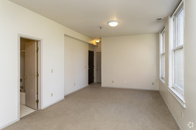 1BR, 1BA - 580SF - Securities Downtown