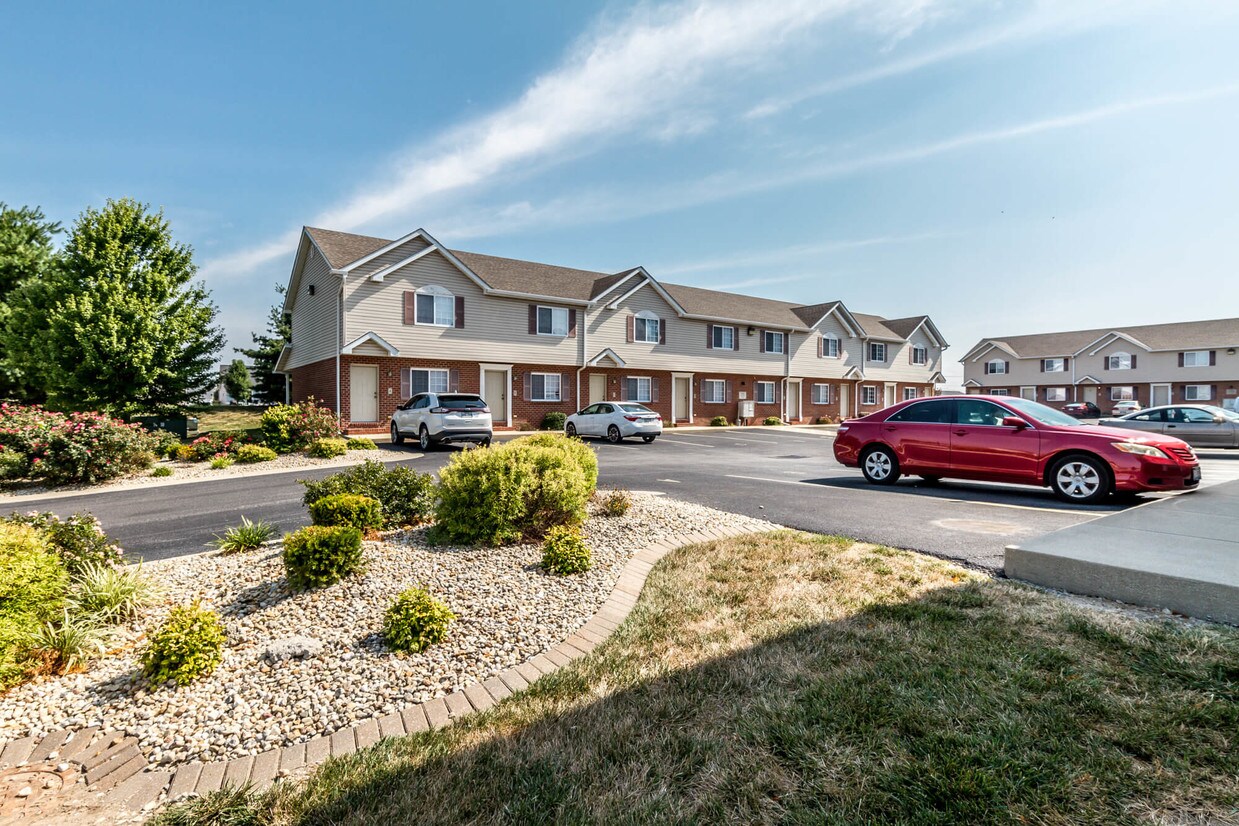 710 Fountain View Dr, Mascoutah, IL 62258 Townhouse for Rent in