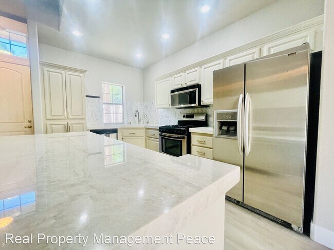 Foto del edificio - 3 br, 3 bath House - 106 Duxford Ave
