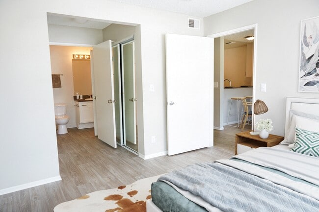 Building Photo - Laurel Terrace