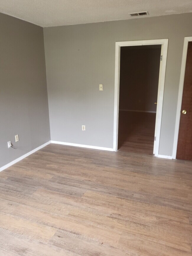 Foto del edificio - 186 Houston Rd