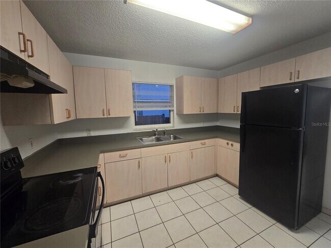 Foto del edificio - 1052 Highland St