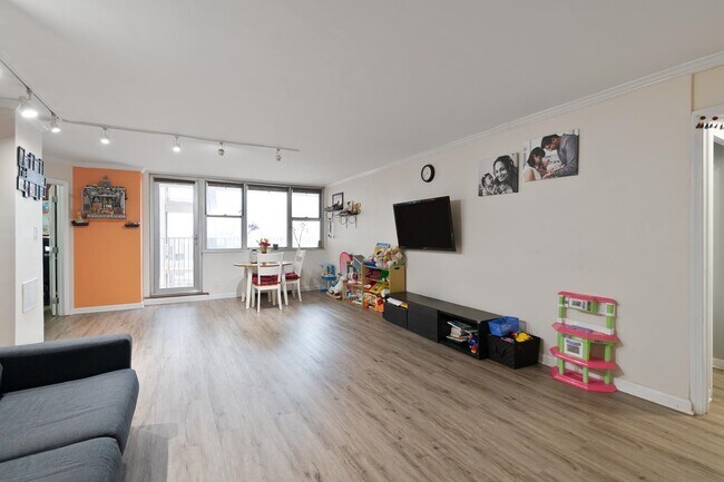 Foto del edificio - 6040 Boulevard E