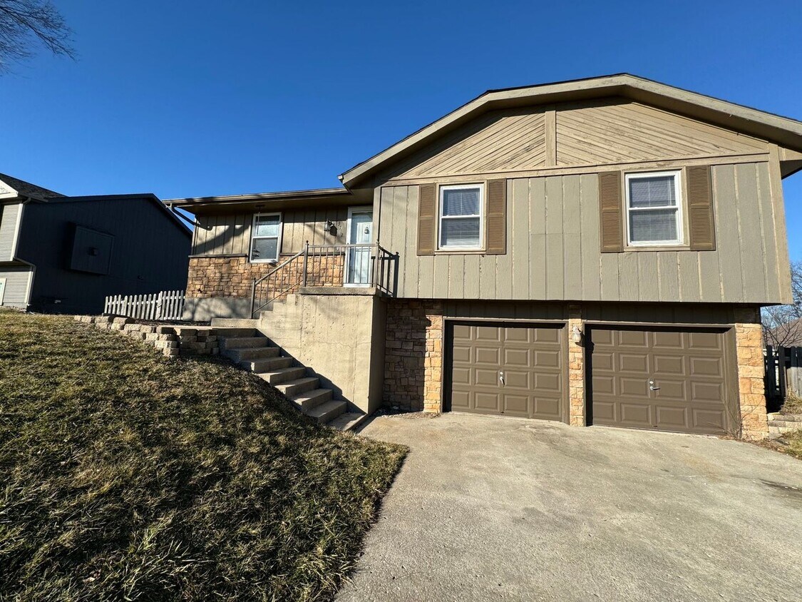 3712 NE 84th Terrace, Kansas City, MO 64156 House Rental in Kansas City, MO