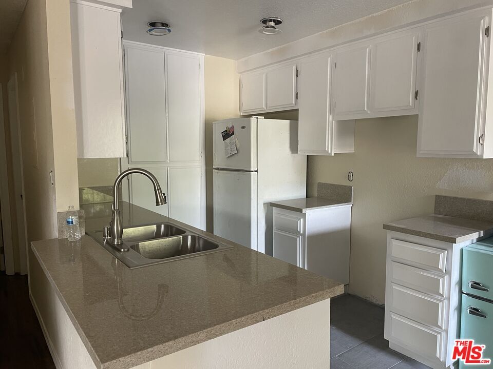 Foto del edificio - 8725 Beckenham Ln