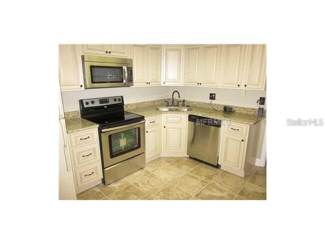 Building Photo - 10356 Carrollwood Ln