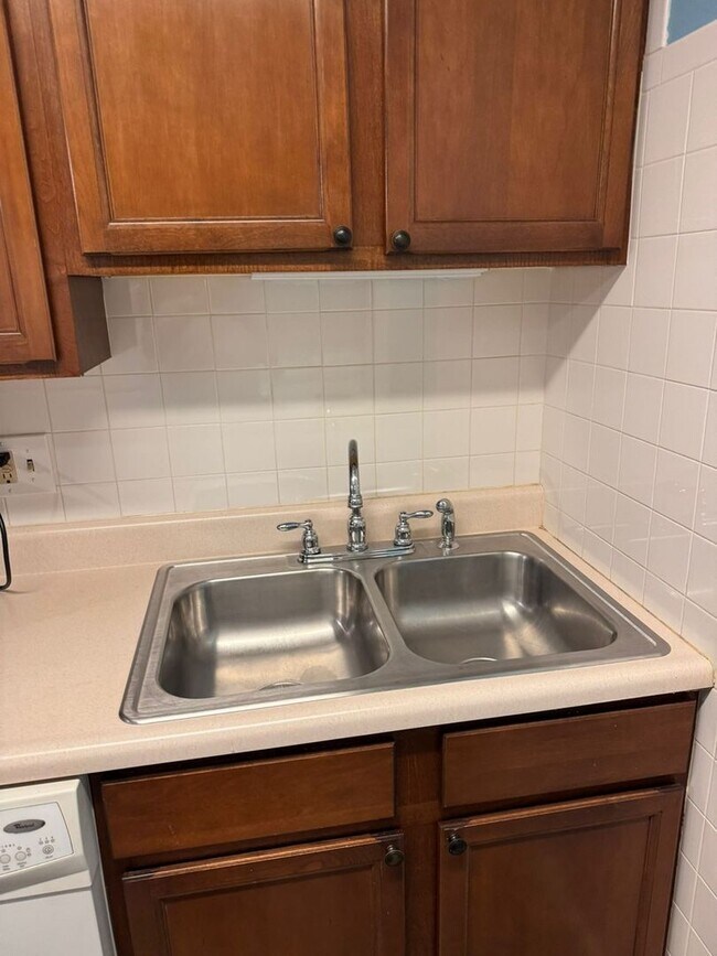 Foto del edificio - Charming 1BR Duplex in Saint Louis