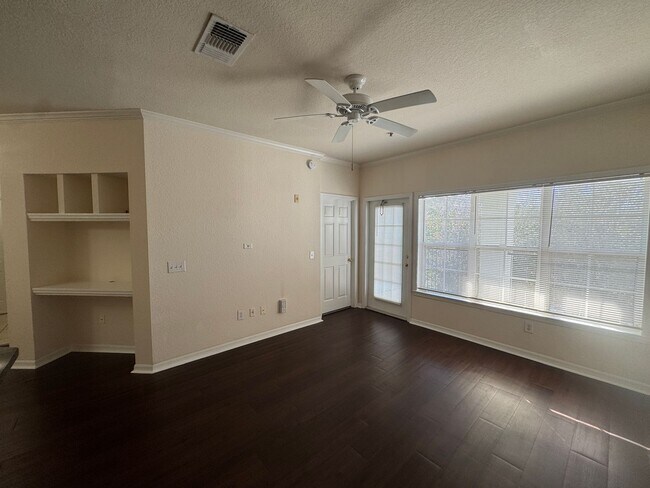 Building Photo - 1 Bed/1 Bath Condo in Mosaic at Millenia!