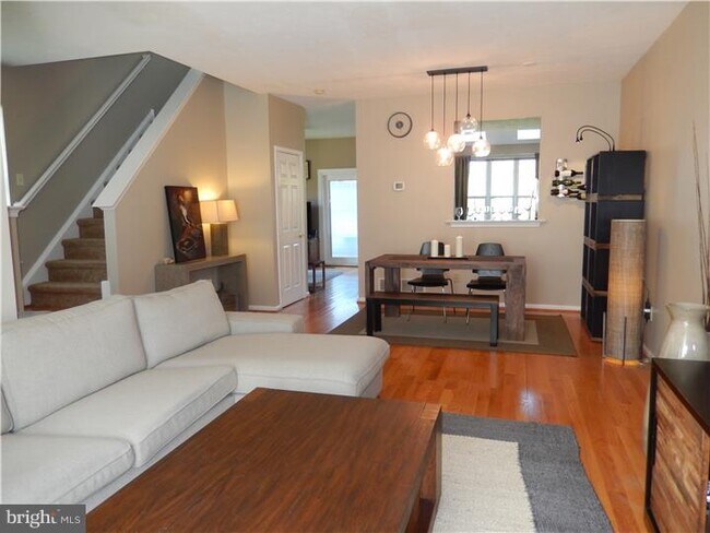 Foto del edificio - 900 N Waterford Ln